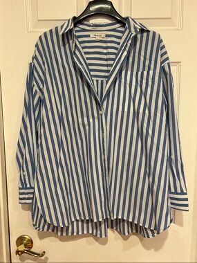 Madewell Blue and White Vertical Stripe Button-Down Shirt